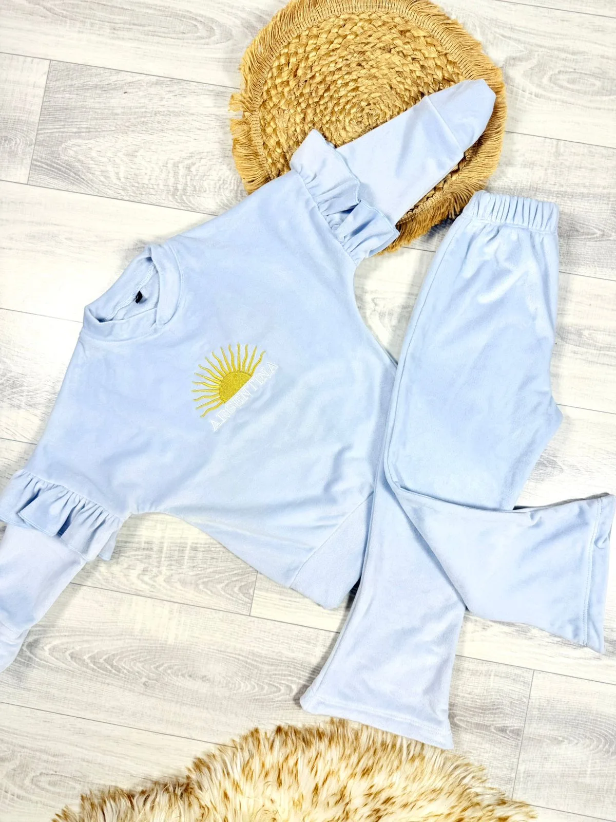 Alternative view of ❄️ *CONJUNTO MARIPOSA X CURVA*